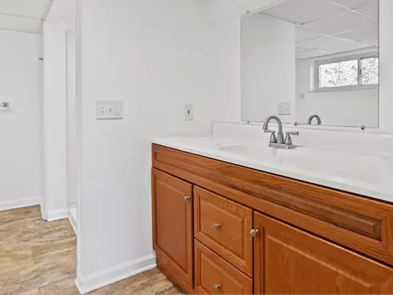 1807 Pine Hollow Rd — Photo 10