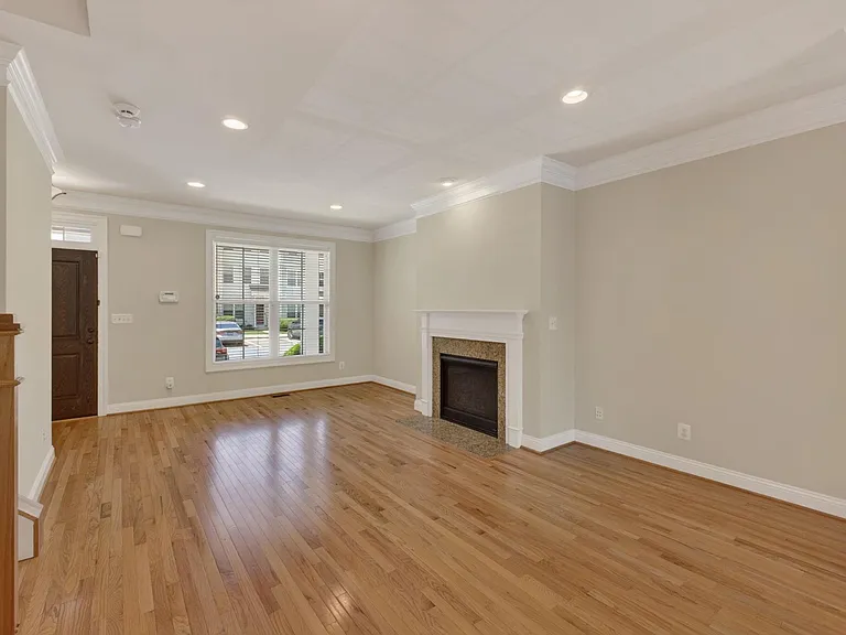2942 Templehof Ct — Photo 12