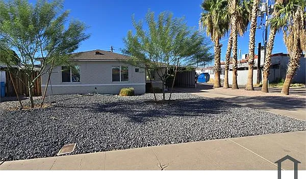 3 bed, 1104 sqft, $1,850 — Photo 2