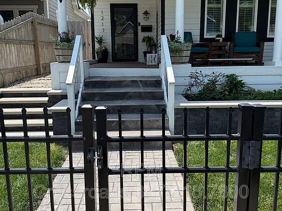4th image of 1217 Hoyt Ave