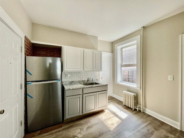 211 64th St #11