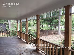 207 Tangle Dr, Jamestown, NC 27282