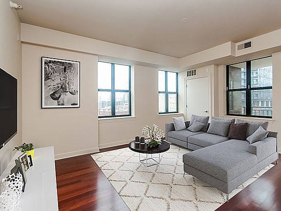 2nd image of 451 W Huron St #707