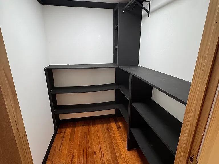 7 Holly Rd — Photo 3