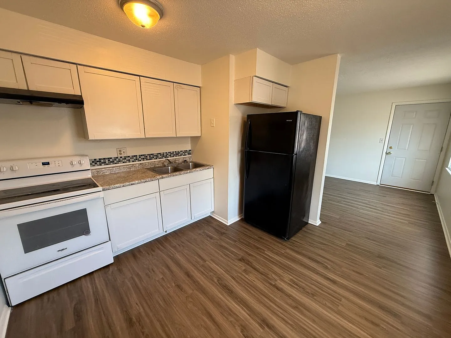 2824 E Memorial Dr — Photo 3