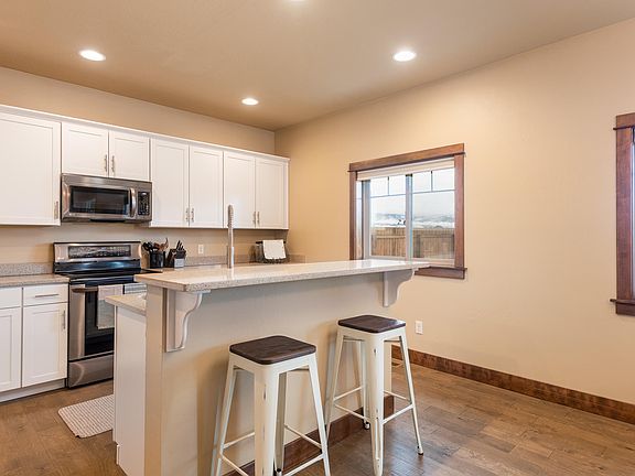 5th image of 5449 Filly Ln