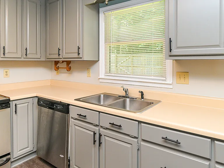 157 Greenwood Dr — Photo 10