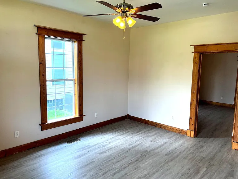 4805 Illinois Ave — Photo 3