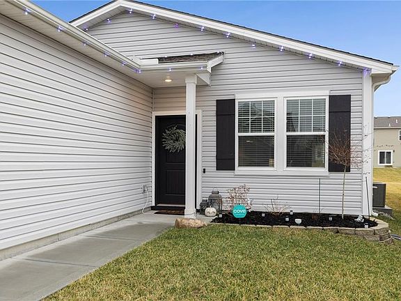 2nd image of 27113 E Cedar Grove Dr