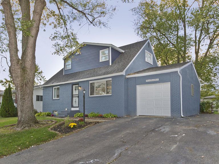 Listing photo 2
