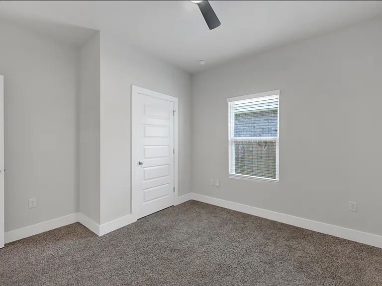 9854 Starling Dr — Photo 12