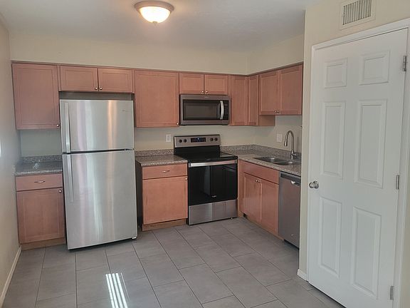 2nd image of 505 E Drachman St #505