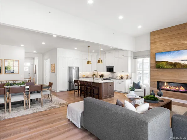 2027 Summit Loop #87, Carmel, NY 10512