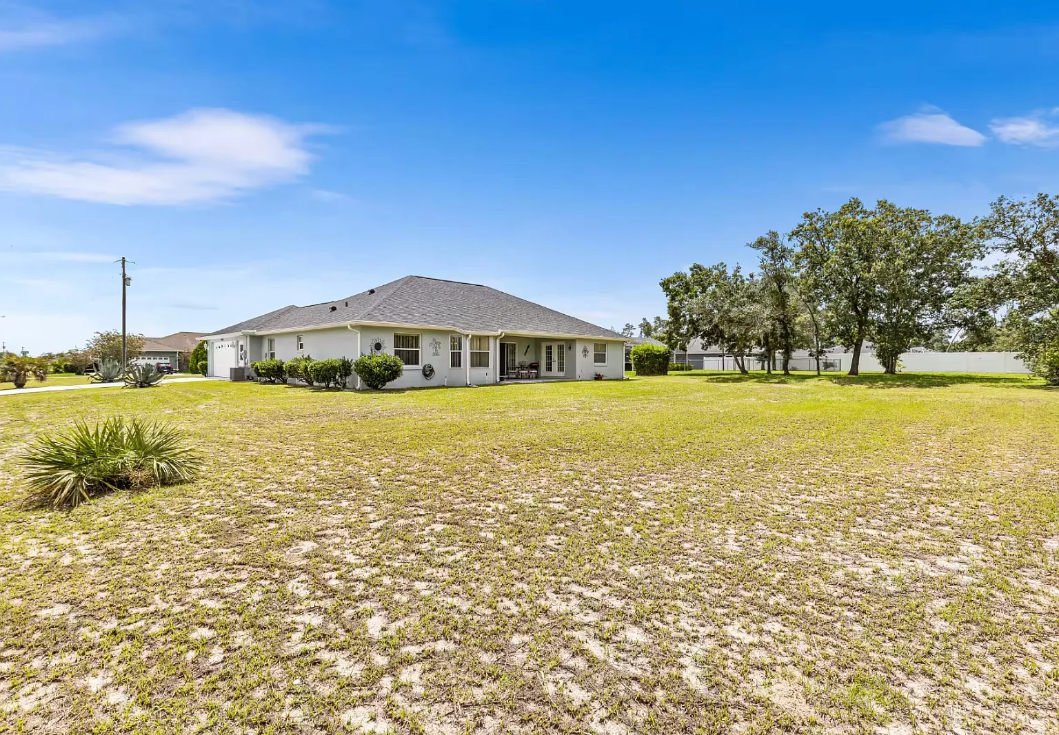 3 bed, 2031 sqft, $2,200 — Photo 3