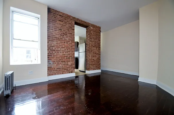 Rented by CITY SKYLINE REALTY INC | media 31