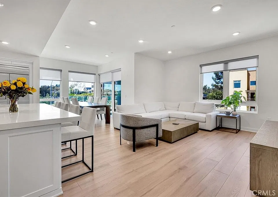 1201 Rivington
