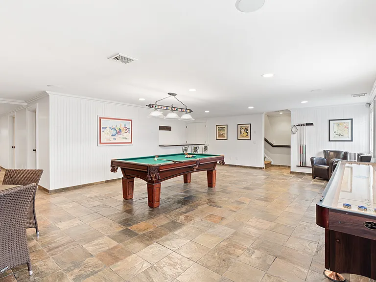 351 Kings Point Rd — Photo 16