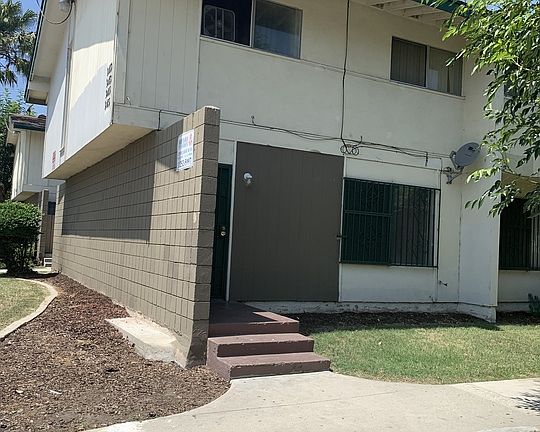 3rd image of 937 E 120th St