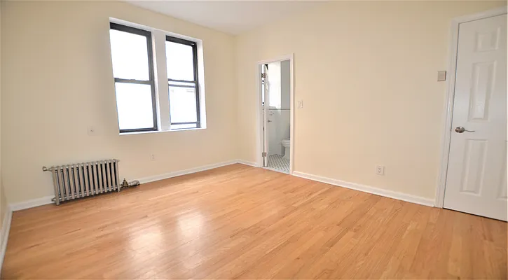 Rented by Manhattan Realty Group | media 3