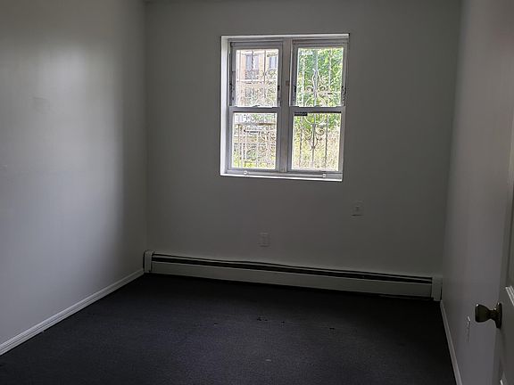 5th image of 9324 197th St Floor 1