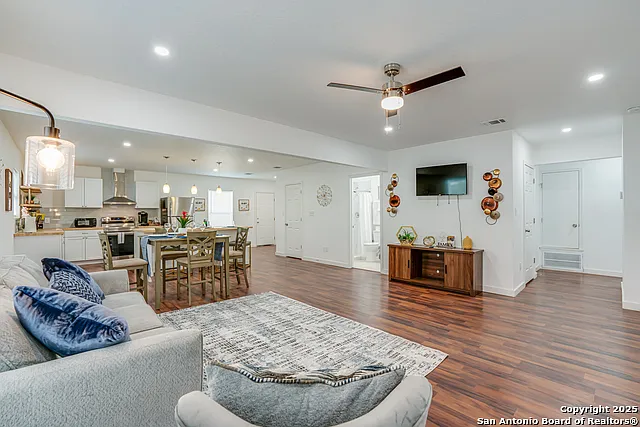 1039 McKinley Ave — Photo 5