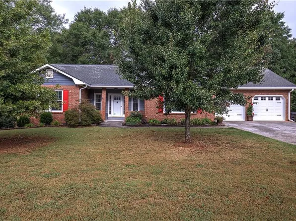 15 Cliffhanger Pointe, Cartersville, GA 30120