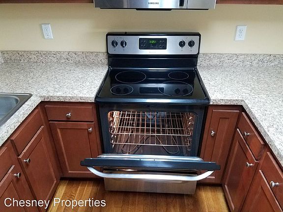 5th image of 265 Kalmia Ave APT 4