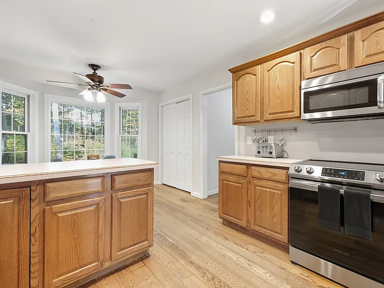 121 W Wakefield Blvd — Photo 8