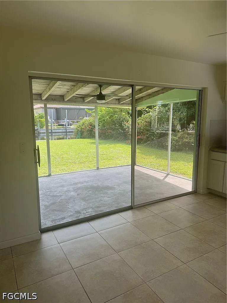 2 bed, 2.0 bath, 1268 sqft, $2,090 — Photo 3