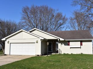 1620 Rockview Rd, Dixon, IL 61021