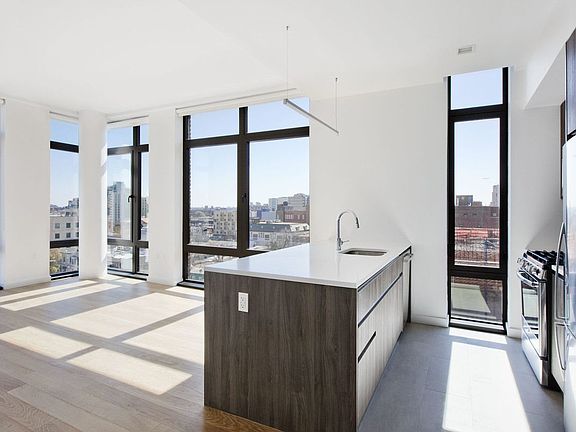 3rd image of 4107 Crescent St APT 3F