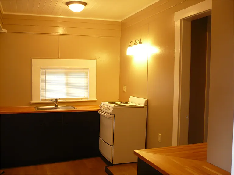 227 NW 11th St #1 — Photo 7