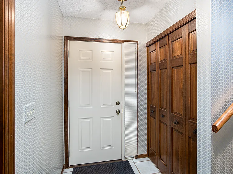 251 Saint Antoine St — Photo 14