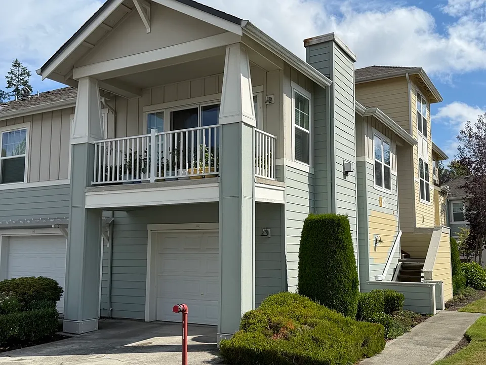 22663 NE Alder Crest Dr #101