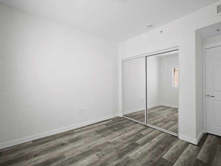 5521 Kester Ave #23 — Photo 22