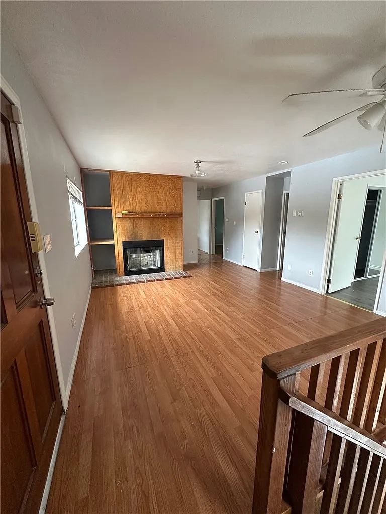 2 bed, 794 sqft, $1,895 — Photo 1