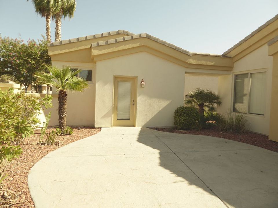 2nd image of 639 Lakeridge Ct