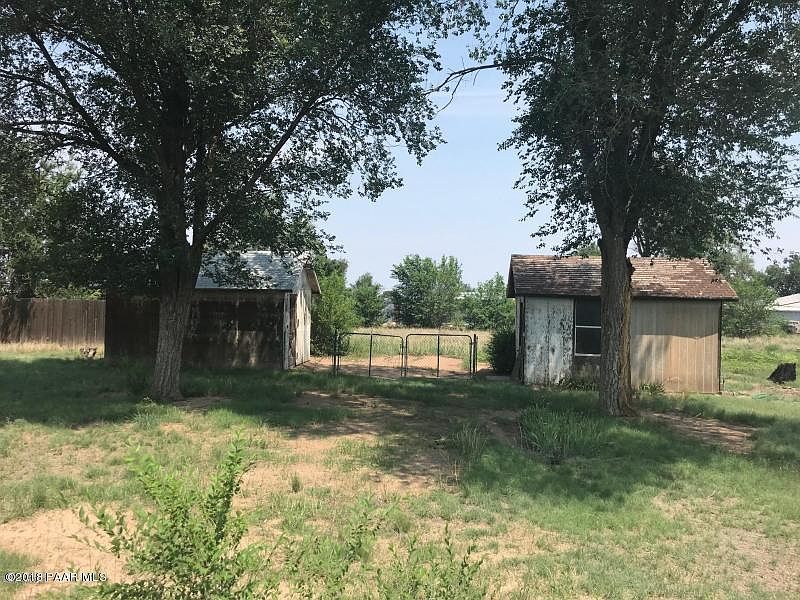 2nd image of 1086 Sierra Vista Dr