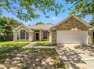 729 Turnstone Dr, Arlington, TX 76018