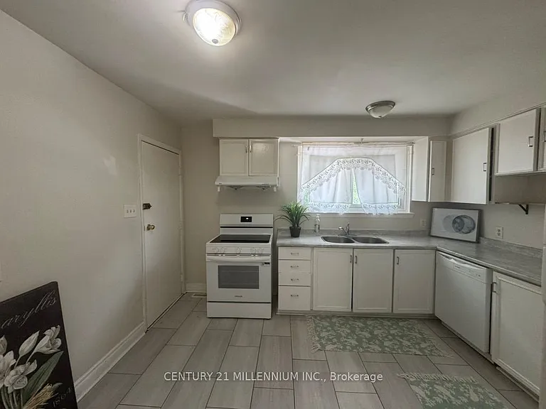 30 Kenilworth Rd #UPPER — Photo 14