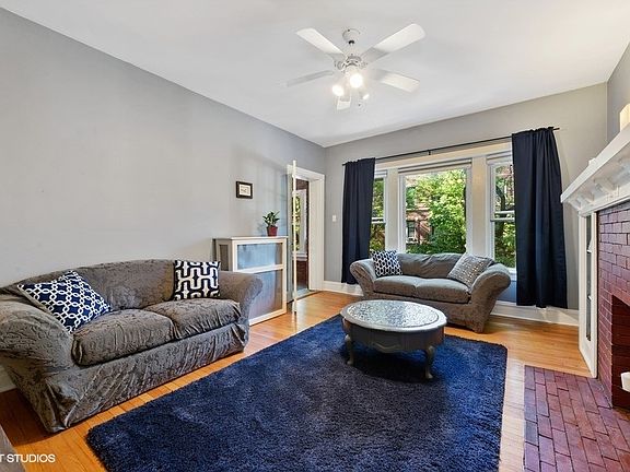 3rd image of 1321 W Sunnyside Ave APT 2