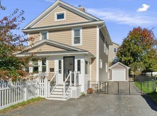 31 Greendale Ave, Worcester, MA 01606