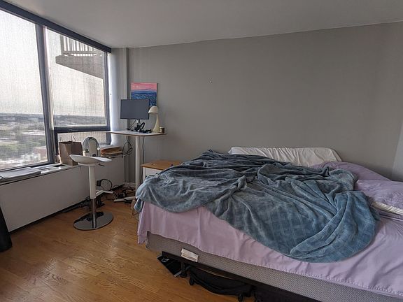 3rd image of 3930 N Pine Grove Ave APT 1602