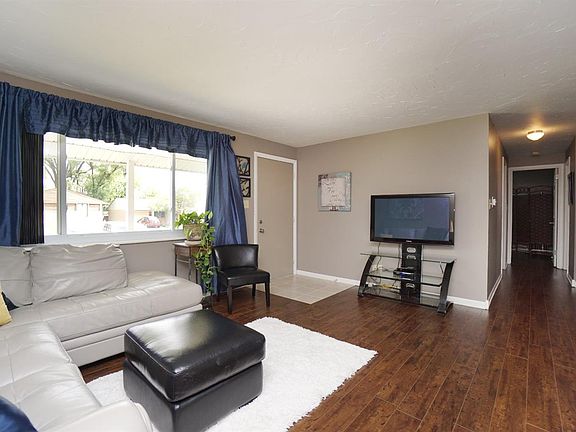 5th image of 887 Tivoli Ln