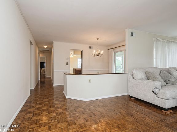 5th image of 25 Gladstone Avenue