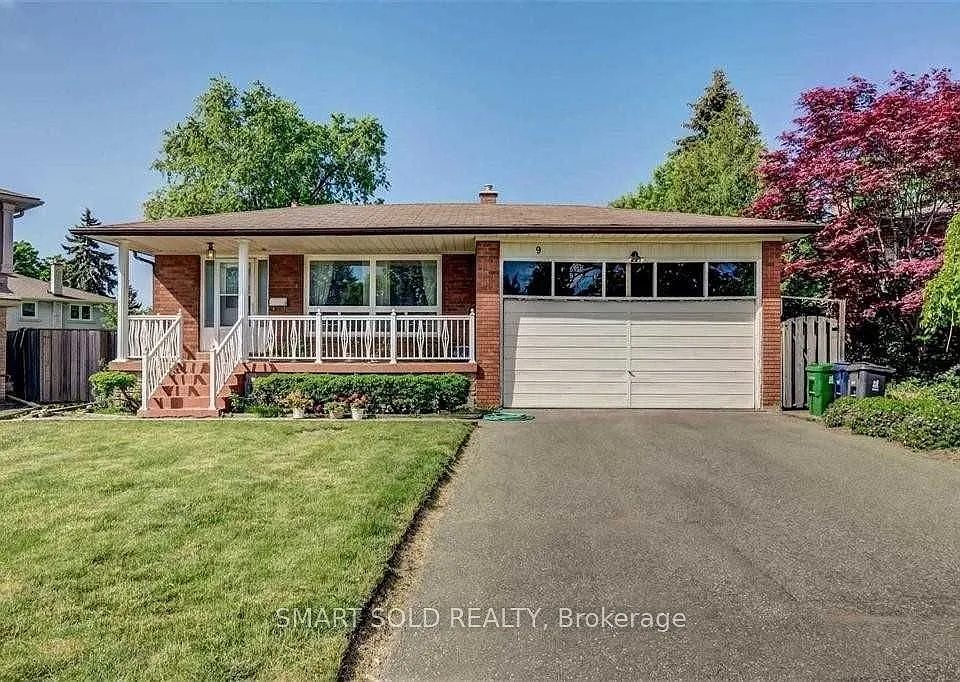 9 Salinger Ct #GROUND LOWER