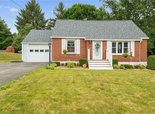 20 Beechwood Rd, New Hartford, NY 13413