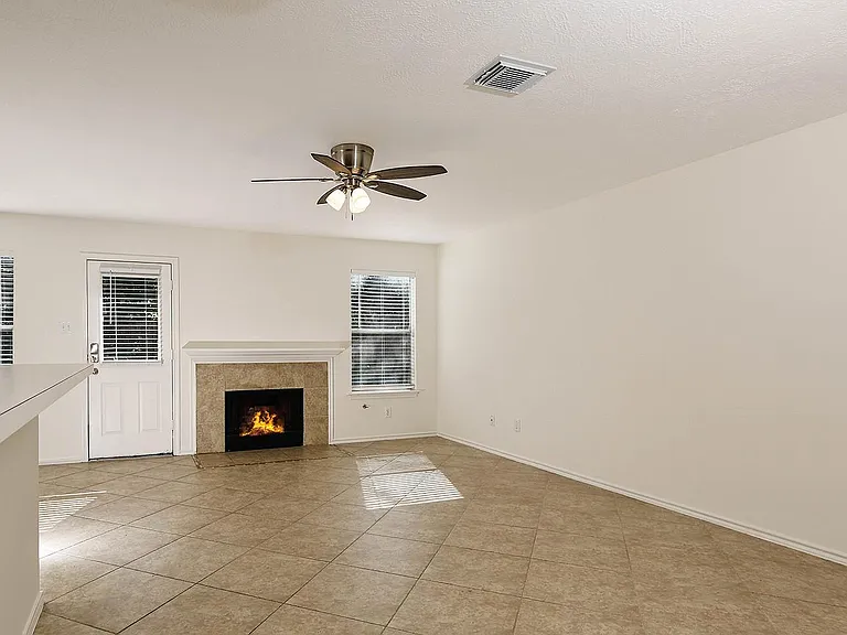 222 Blushwood Pl — Photo 6