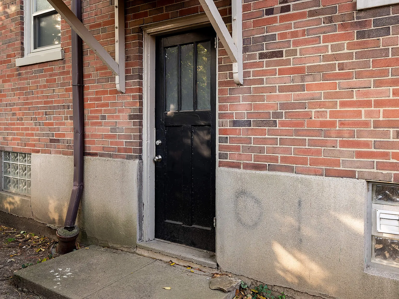 4132 Taylor St — Photo 4