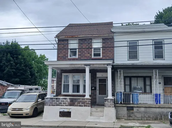 32 S Front St, Saint Clair, PA 17970
